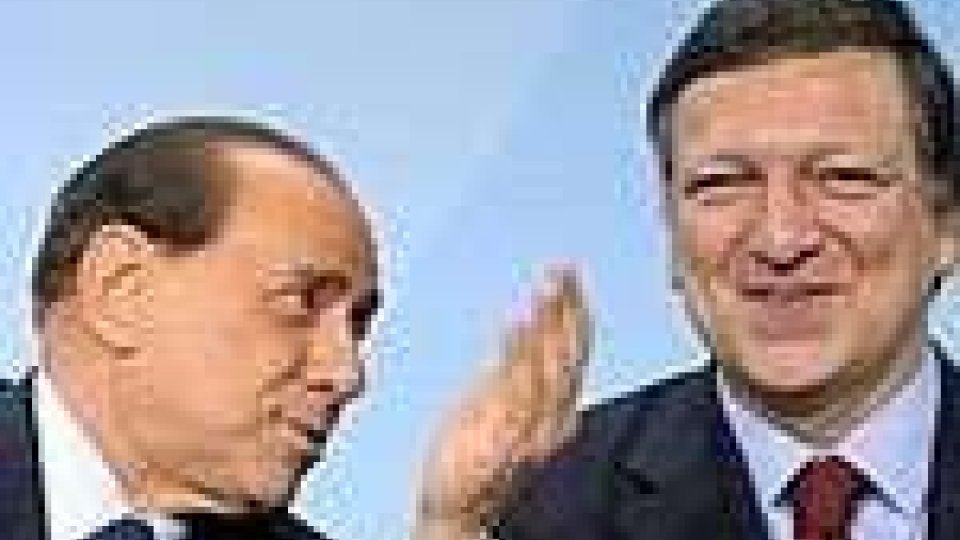 Politica italiana.  Manovra sempre al centro della discussione. Berlusconi martedì all'UE