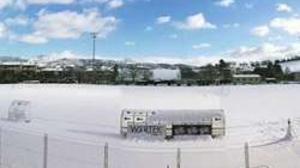 Il campo del Matelica coperto di neve
