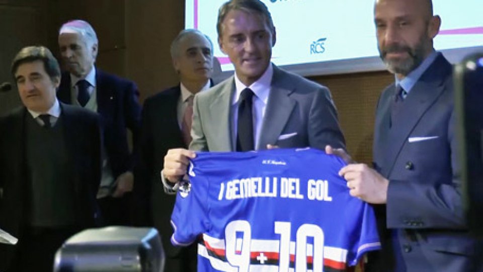 La premiazioneGianluca Vialli riceve "Il bello del Calcio"