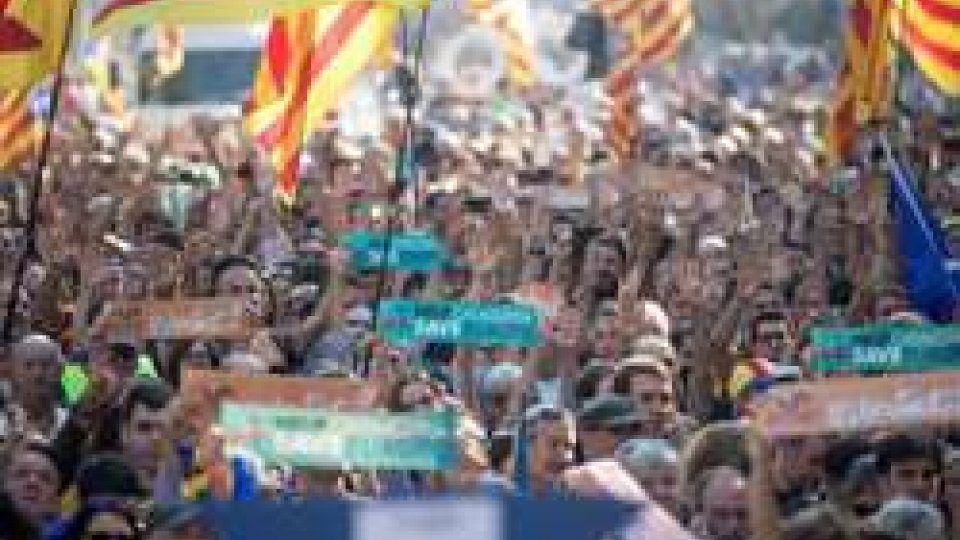 Catalogna: il parlamento vota sì all'indipendenzaCatalogna: il parlamento vota sì all'indipendenza. Rajoy, "atto criminale"