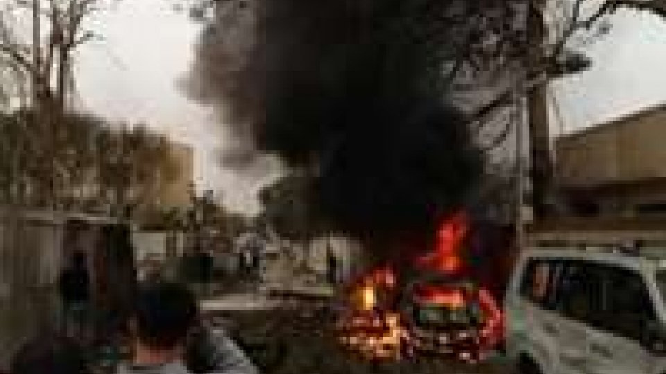 Libia: autobomba esplode a Tripoli davanti all'ambasciata francese