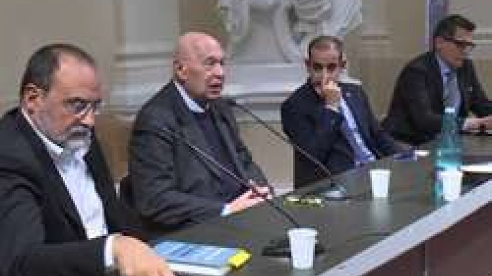 I relatori della serata“In guerra col passato”: Paolo Mieli fa il pieno alla Malatestiana di Cesena