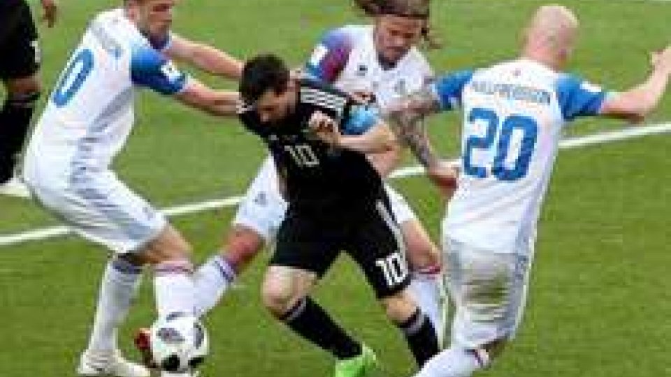 Messi sbaglia il rigore, l'Argentina stecca: 1-1 con l'Islanda