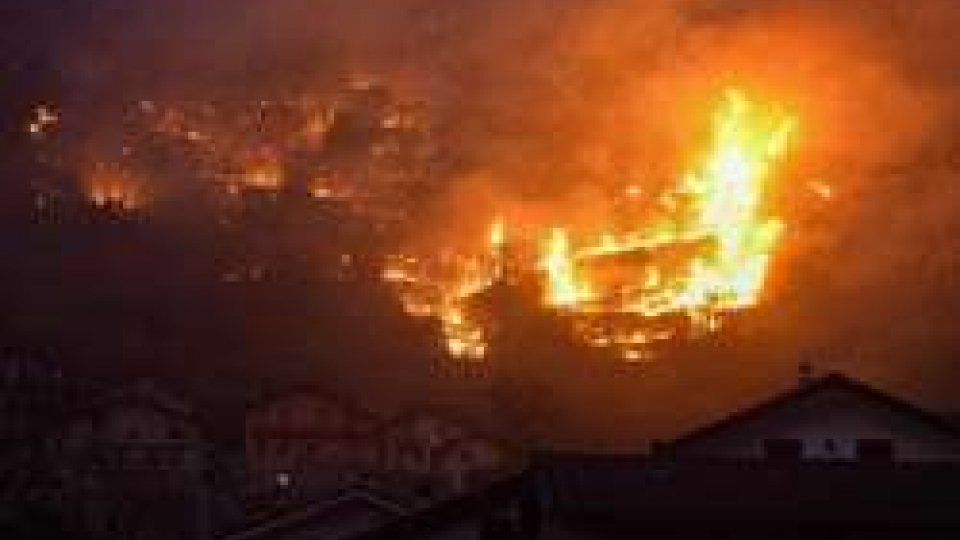 Il Piemonte brucia ancora: centinaia gli evacuati