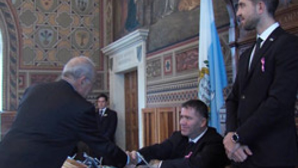 cerimonia a PalazzoNaturalizzazione: 16 nuovi cittadini hanno giurato fedeltà alla Repubblica di San Marino