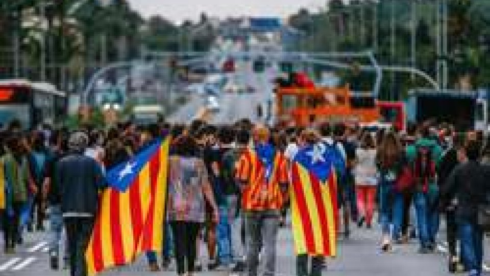Spagna: verso la sospensione dell'autonomia catalana