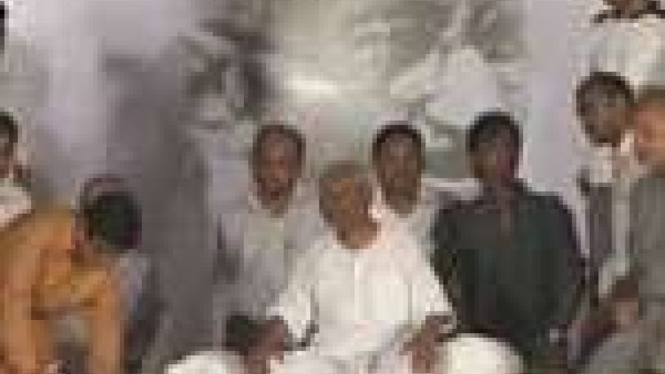 India: Anna Hazare al 10° giorno di sciopero della fame