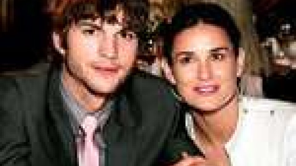 E' ufficiale il divorzio tra Demi Moore e Ashton Kutcher
