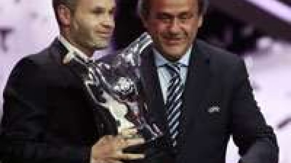 Il premio Best Player della UEFA va a Andrés IniestaIl premio Best Player della UEFA va a Andrés Iniesta
