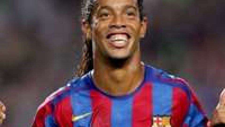 Calcio: Ronaldinho vince Pallone d'oro Sudamerica