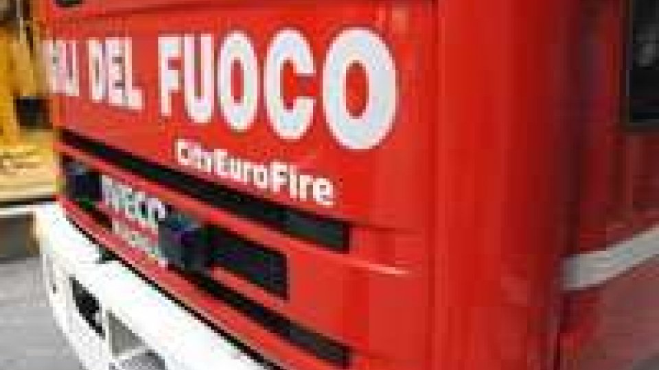 Rimini: scoppia incendio in appartamento in centro, grave un 67enne