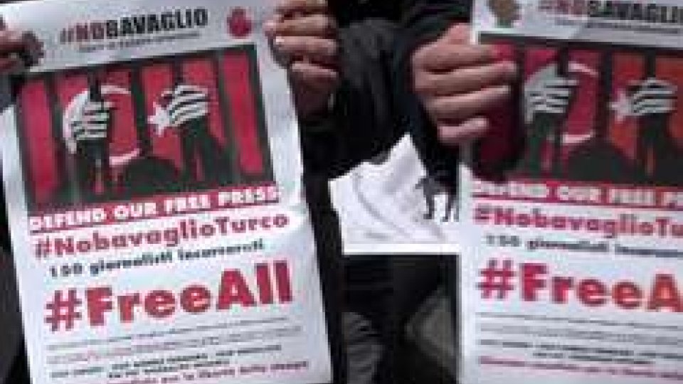 "No al bavaglio turco": sit-in di protesta davanti a Montecitorio