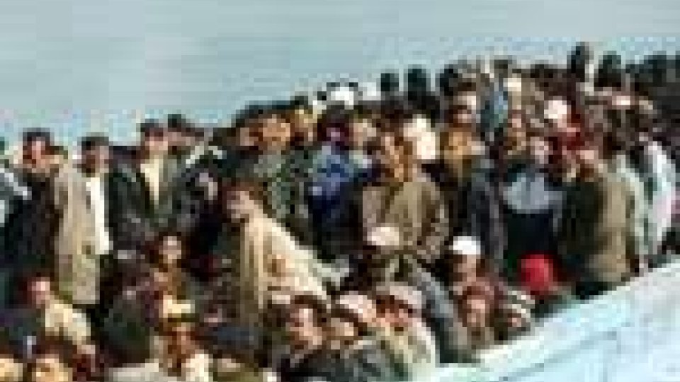 Lampedusa: riprendono sbarchi e trasferimenti