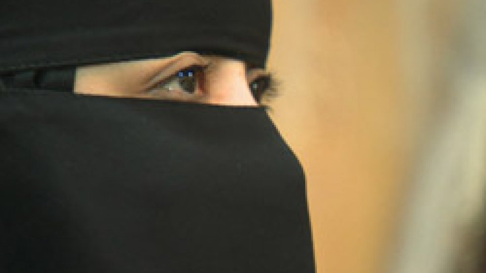 donna sauditaArabia Saudita: stop ai "divorzi segreti"