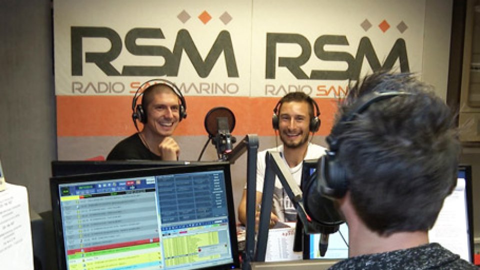 Manuel Poggiali e Roberto Poggiali ospiti di Dj Marco CoronaManuel Poggiali:" mi sono legato al Team Gresini con il quale stiamo progettando un grande futuro"