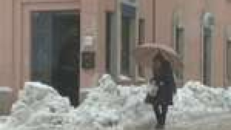 San Marino - Maltempo: 80 cm di neve in Città. Pesante il bilancio in Italia