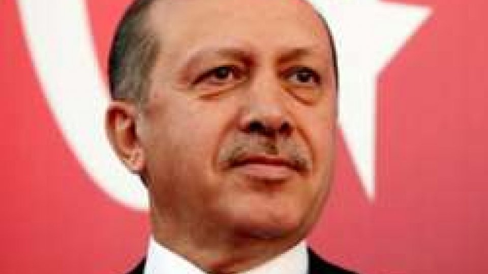 Erdogan: "Merkel usa metodi nazisti contro turchi in germania"