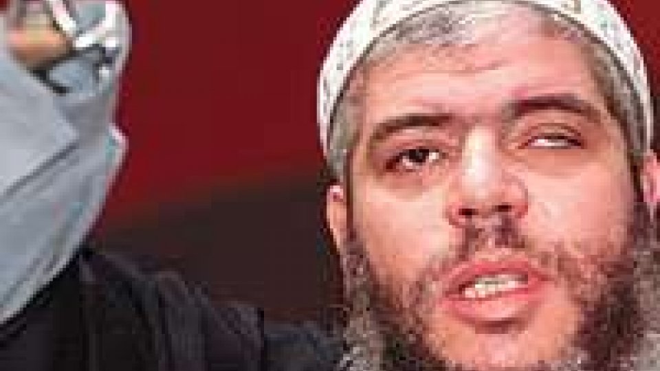 Abu Hamza e altri quattro terroristi estradati dalla Gran Bretagna verso gli Usa