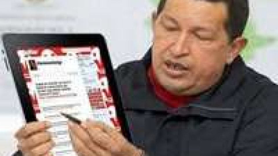 Chavez annuncia su Twitter: “sono tornato in patria”