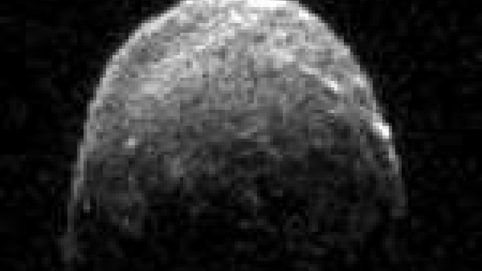 Le prime immagini dell'asteroide passato vicino alla terra. La Nasa è riuscito a immortalarlo