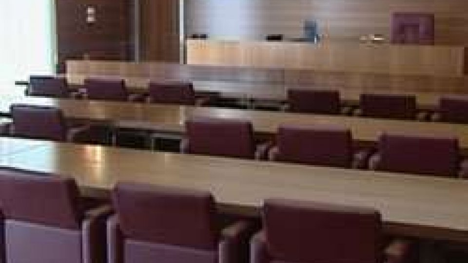 L'Aula della UdienzeAtti di libidine su tre alunne: ex prof del Cfp a processo