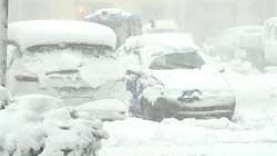 Neve al Nord ItaliaAllerta gialla in Emilia Romagna. Stop temporaneo dei mezzi pesanti sulla A14