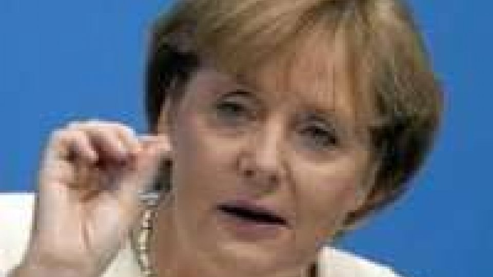 Fondo salva-Stati Esm, la Merkel: "Buona giornata per Germania ed Europa"