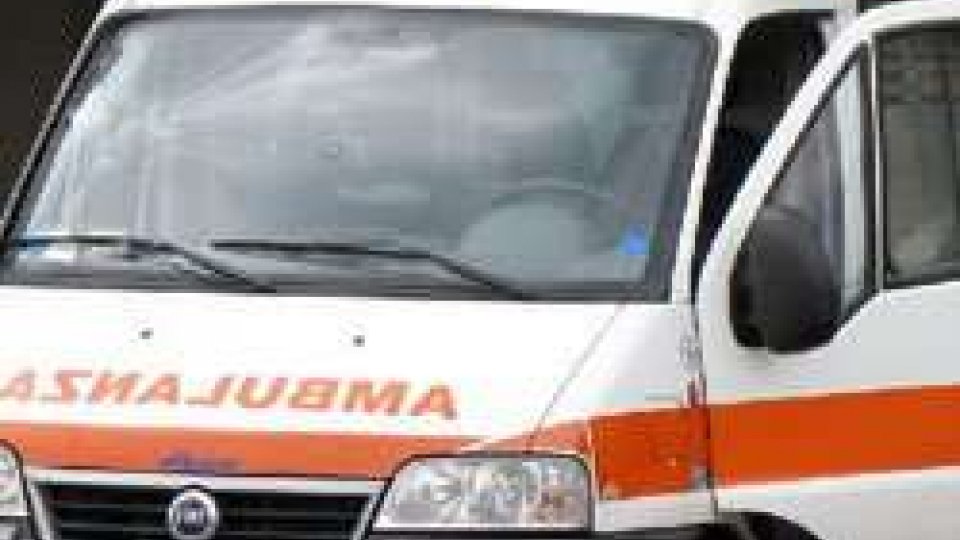 Incidente in scooter nel Riminese, 15enne trasportata d'urgenza in ospedale