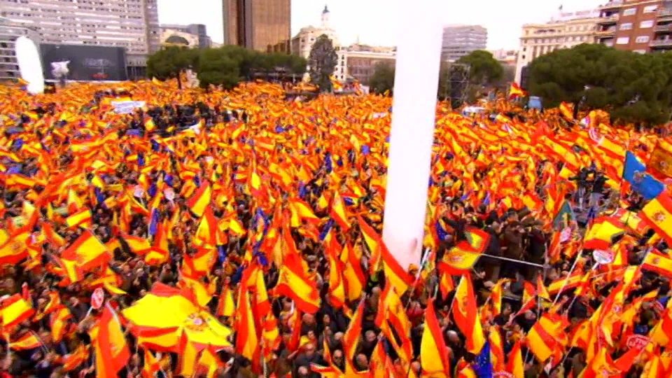 Barcellona: antifascisti contro manifestazione "per l'unità della Spagna". Arresti e feriti