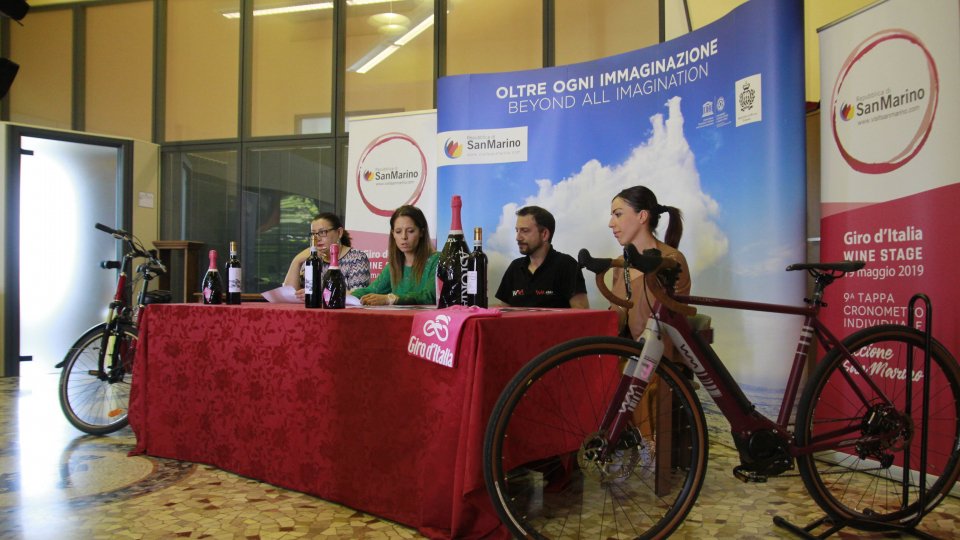 Vanities si aggiudica il concorso a premi "Il Giro d'Italia in vetrina"