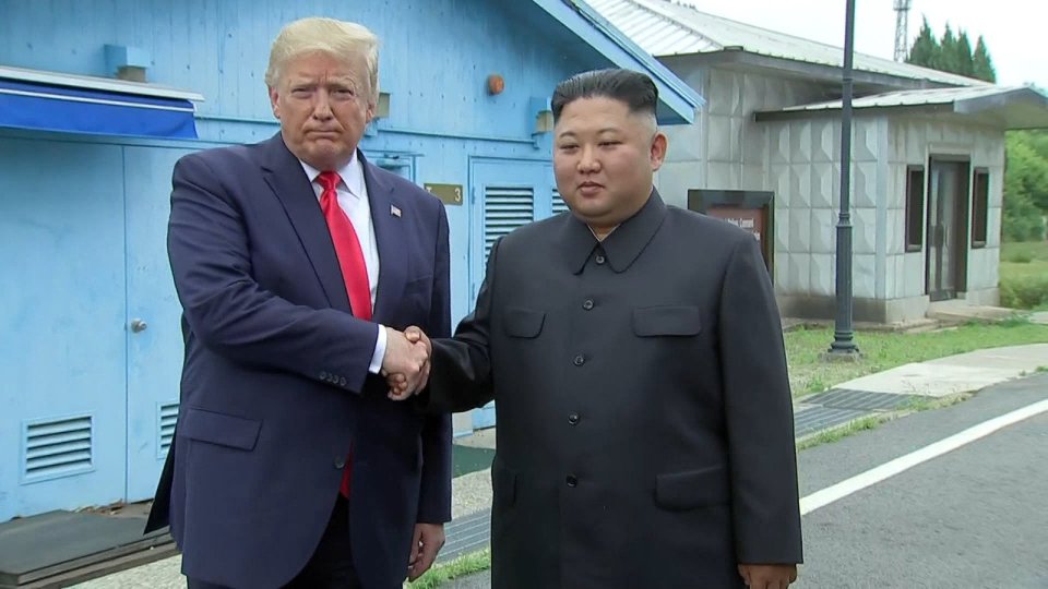 Coree: incontro storico al confine tra Trump e Kim Jong-un