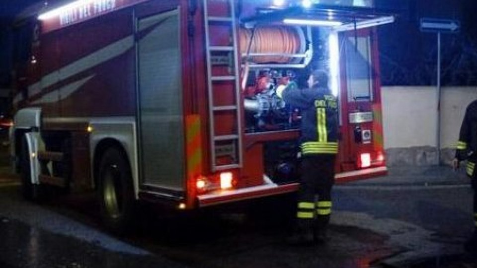 Incendio nella notte in hotel di Rimini, evacuati gli ospiti