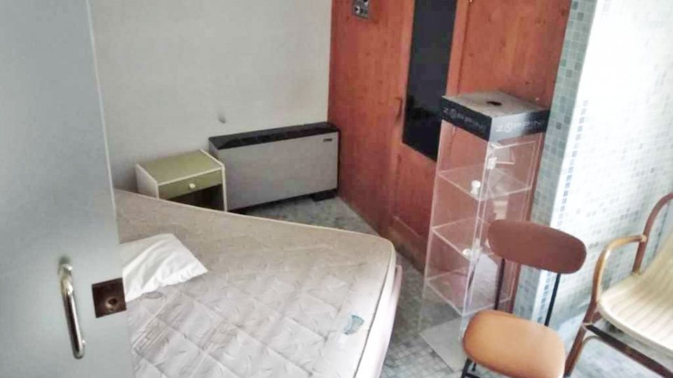 Rimini: turisti denunciano strutture indecenti, oltre 8.500 euro di multa per due alberghi