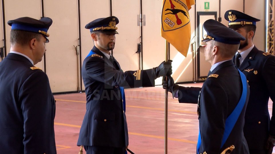 Nel servizio l'intervista al Col. Diego Sismondini (Comandante 15° Stormo) e al Comandante subentrante 23° Gruppo Volo "Veltri"