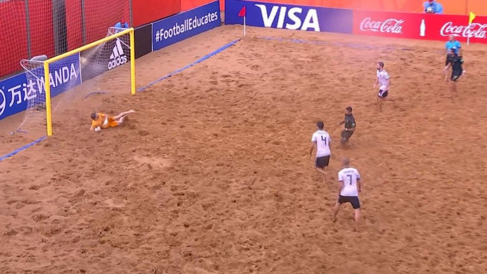 Mondiale Beach Soccer, Italia in finale: Russia piegata 8-7