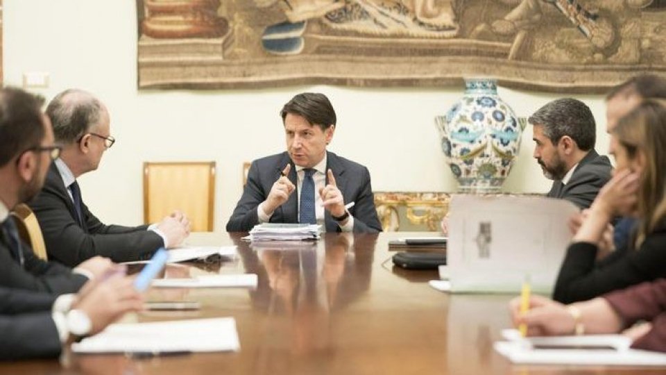 A Palazzo Chigi la riunione dei capidelegazione presieduta dal premier Giuseppe Conte per discutere delle misure sul coronavirus (Ansa)