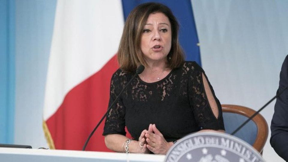 La Ministra dei Trasporti Paola De Micheli (Ansa)