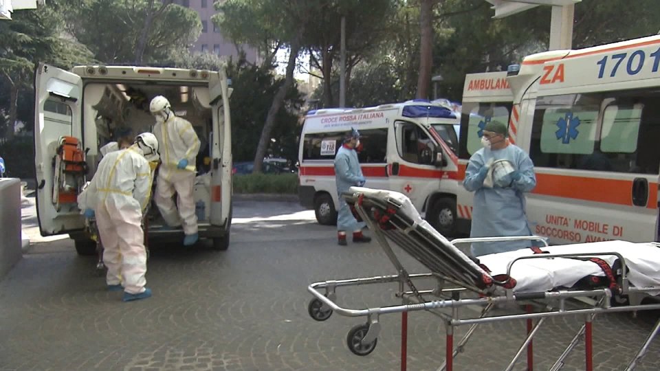 Covid in Italia: per la prima volta i guariti superano i malati