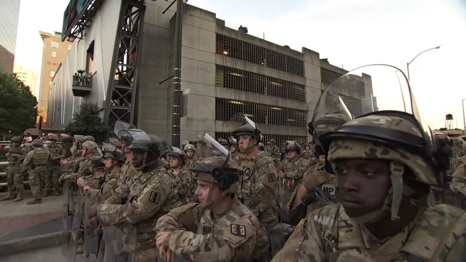 Soldati a difesa della Casa Bianca: scontro Trump-Pentagono