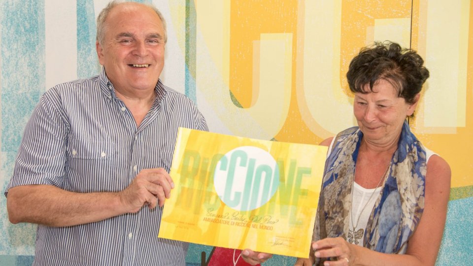Da 62 anni in vacanza a Riccione, coniugi di Como premiati