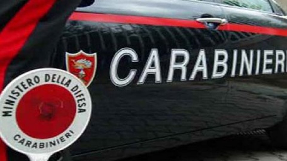 Cattolica: minacciato dal suo spacciatore, chiama i Carabinieri