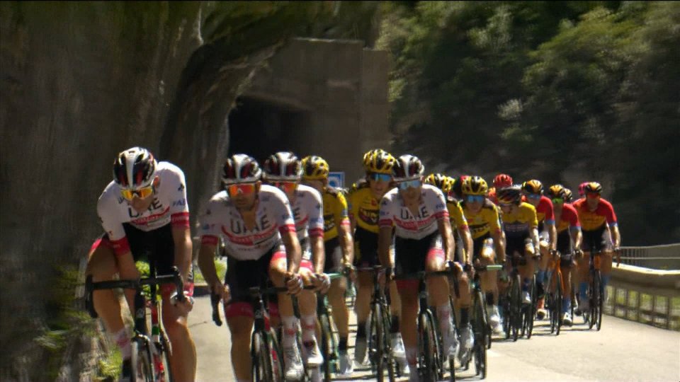 Tour de France, van Aert s'impone in volata