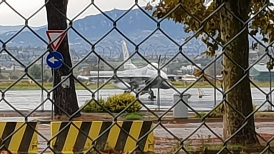 Atterraggio d'emergenza per due F16 all'aeroporto Rimini - San Marino
