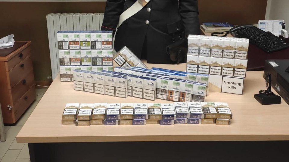 Trovato con 150 pacchi di sigarette in auto: "scorta prima del lockdown". Sanzionato