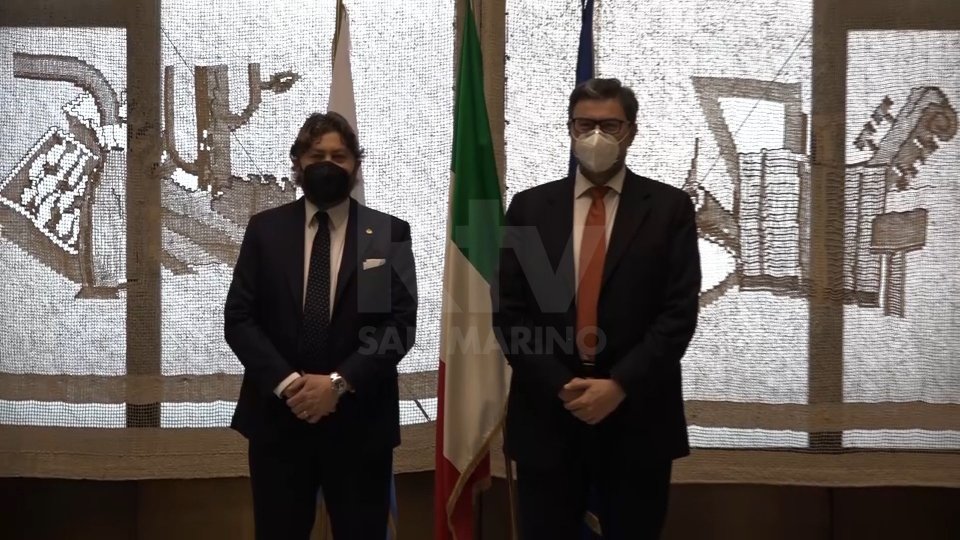 Nel video le interviste al ministro dello Sviluppo Economico Giancarlo Giorgetti, e al Segretario di Stato al Turismo e Poste Federico Pedini Amati