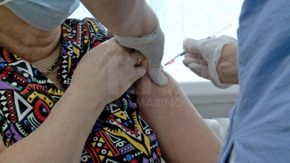 La Segreteria Sanità ribadisce: “Nessuna vaccinazione per i frontalieri”