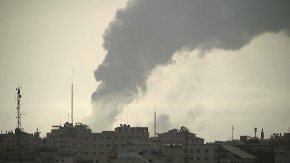 Gaza: non si allenta la pressione dell'aviazione israeliana. Inascoltati gli appelli per una tregua