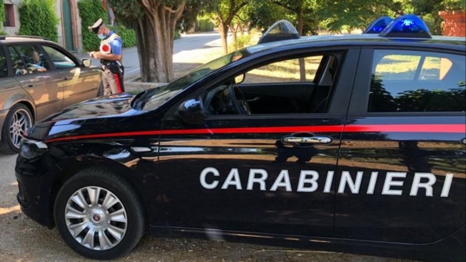 Cc: arrestato 51enne violento a Villa Verucchio, denunciato minorenne armato a Riccione