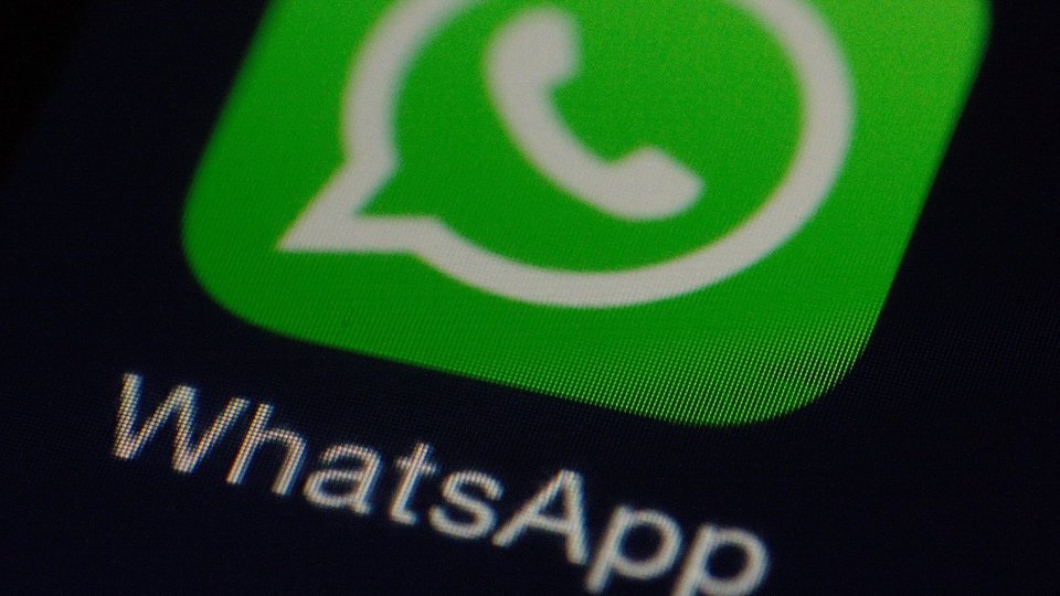 Whatsapp, multa da 225 milioni di euro per violazione delle leggi sulla privacy Ue