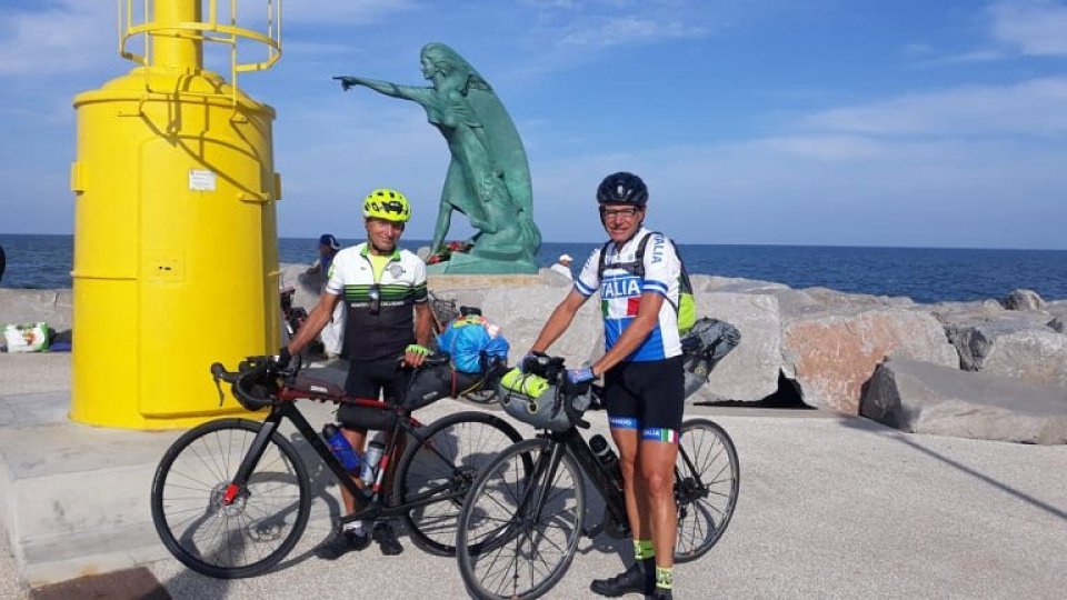 Dall'Adriatico all'Atlantico in bicicletta: l'impresa di Marino Gasperoni